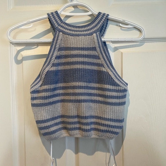 Women’s Knit Crop - Picture 3 of 3